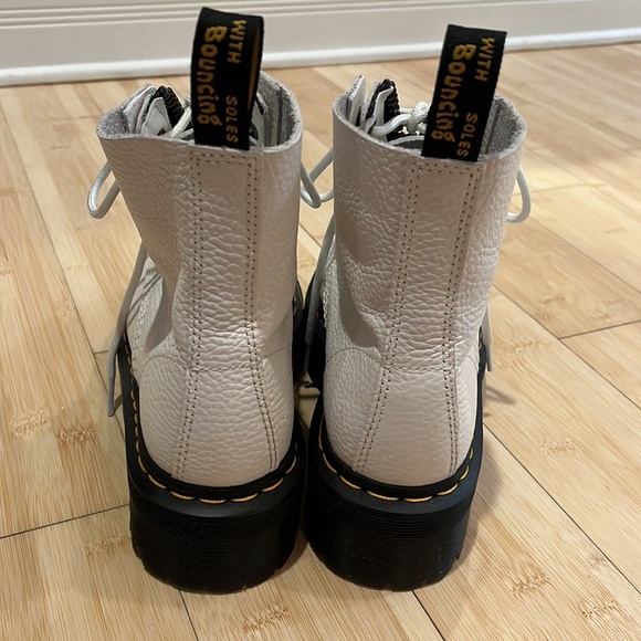 Dr. Martens Sinclair Zip Front Boots - White Platform size 7 - Picture 3 of 5